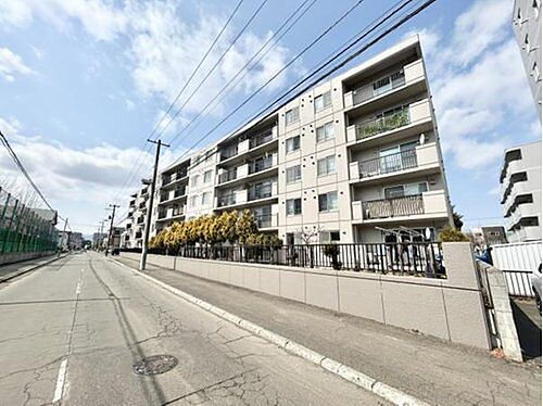 北海道札幌市東区北十条東１２丁目 5階建