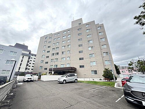 北海道札幌市白石区本郷通３丁目南 8階建