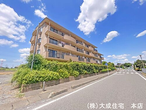シャレール東坂戸～季節物の収納にも最適なグルニエ付き～