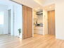 第２大森南ダイヤモンドマンション 白と木目を基調とした暖かみのある明るいお部屋です。どんな家具とも合わせられます。 