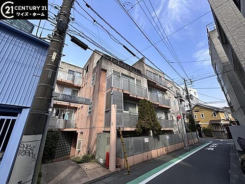 東京都目黒区青葉台３丁目 4階建