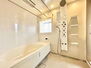 Ｄ‘グランセ東山元町 （ＣＧ加工イメージ図）一日の疲れを癒すバスルームは、心地よいリラックスを叶える清潔感溢れる空間です。