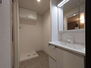 サニーコーポ東三国 収納スペースが備えられた洗面室。すっきりお使い頂けます！