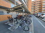 エメラルドマンション鶴見緑地 整理された駐輪場で自転車の出し入れもらくらく！