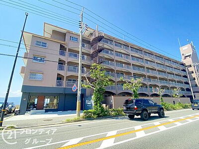 ライオンズマンション舞子 中古マンション 高級感漂うマンション外観は、住む人に誇りを与える空間で、日々の生活を豊かにします。上質な素材を使用したデザインが魅力で、住む人に特別なひとときを提供します!