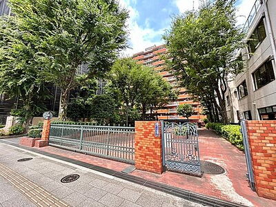 シャンボ一ル三田 気品漂う長閑な都心の住宅地「港区三田」に佇む大規模ヴィンテージマンション