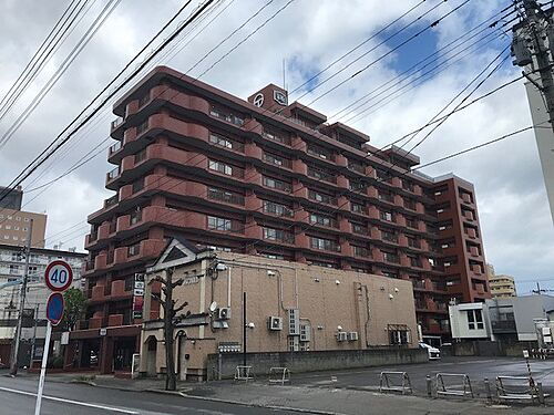 青森県青森市本町２丁目 10階建