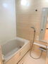 リビオ北千住 ・浴室　一日の疲れを癒す貴重なリラクゼーションスペース。ゆっくりとした時間を過ごせるゆとりあるバスルームは毎日使いたくなりますね。お子様とのコミュニケーションをとる場所にもなります♪