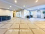 リリファ川崎ブライトクロス 開放的で明るい共用廊下。清潔感があり、行き届いた管理体制がうかがえます。