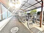 コープ野村松戸 広々スペースの駐輪場はご家族の自転車を置くことができます