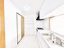 オークラハイム奈良青山 白を基調とした清潔感あふれるキッチンです。