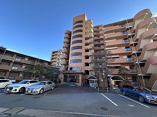 静岡県三島市徳倉 8階建