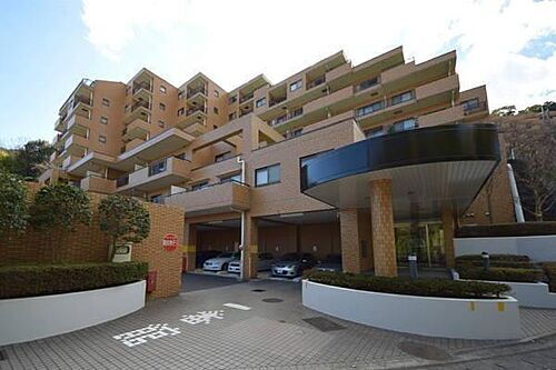 静岡県熱海市泉元宮上分 9階建