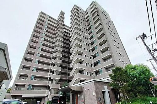 静岡県伊東市猪戸１丁目 15階建