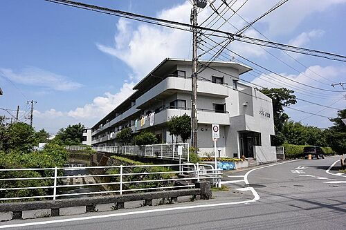 静岡県御殿場市二枚橋 3階建