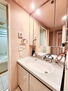 パルメーラ姫里 三面鏡で、収納スペース豊富で使いやすい洗面台です！