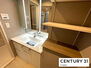 桜山アイリス２番館　中古マンション 洗面所には棚があり、タオルなどをしまっておける造りになっております！