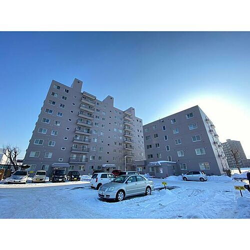 北海道札幌市西区八軒五条西１１丁目 9階建