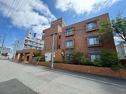 北海道札幌市中央区南二十四条西１４丁目 6階建