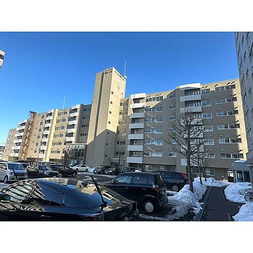 北海道札幌市西区八軒一条東２丁目 7階建