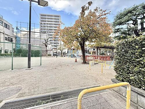 東京都荒川区西日暮里１丁目 10階建