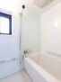 ＡＫドリーム橋本 広々とした浴室は一日の疲れを癒す大切な空間。足を延ばしてゆっくりお寛ぎください。