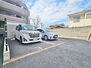 グラスコート京成高砂 駐車スペースも広く駐めやすくなっております。日々お使いのお車もストレスなく駐車できそうです。
