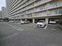 ファミール北大阪リバーサイド ゆったりとした敷地内駐車場で駐車もらくらく！