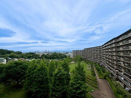 ユニヴェルシオール学園の丘「玉川学園前」駅　歩１４分