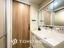 鹿島田グリーンハイツ２号棟 白を基調とした清潔感のある洗面室で朝の身支度も快適に