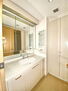 クリオ湘南田浦参番館 洗面台は三面鏡としてもお使い頂けます。