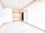 オークラハイム奈良青山 お布団の収納にも便利な広めの収納スペースがございます。