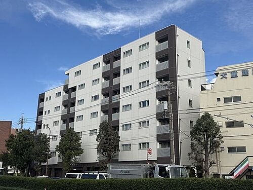 グランスイート世田谷桜丘 小田急線「千歳船橋」駅まで徒歩8分と好立地です。