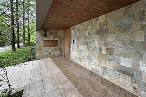 静岡県熱海市泉 6階建