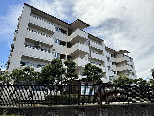 研究学園５団地・５２６号棟