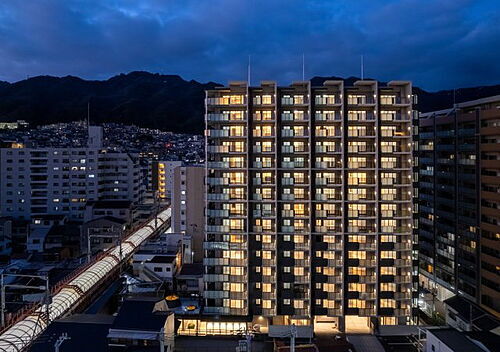 兵庫県神戸市灘区水道筋２丁目 15階建