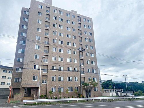 北海道札幌市豊平区平岸一条１０丁目 10階建