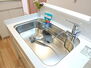 ライオンズマンション文京 お掃除のしやすいすっきりとしたキッチンです。広めのシンクで洗い物もしやすいですね。 