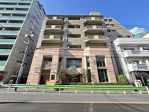 東京都港区白金１丁目 9階建