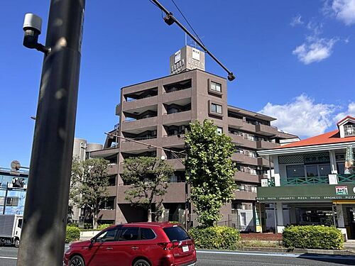 東京都板橋区小豆沢３丁目 8階建