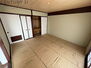 メゾン岡本２号棟 寝室…リラックスできるプライベート空間で、快適な睡眠をサポート。個人の好みに合わせたインテリアや寝具で心地良さを追求。プライベートな時間を過ごし、リフレッシュする場所におすすめです。