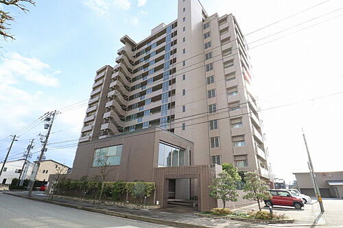 サーパス東中野　８階