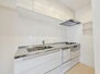 シャルマンコーポ野江　第一期 ホワイトのキッチンは清潔感あふれる爽やかな空間！