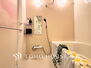 コスモ港南中央桜道 一日の疲れが癒される優雅な時間を堪能できるゆとりあるバスルームです。