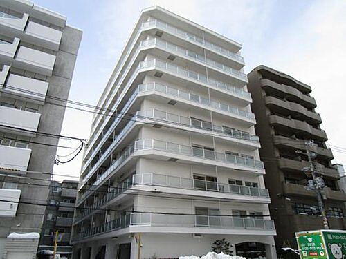 北海道札幌市中央区北五条西１７丁目 9階建