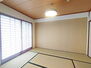 レールシティ橋本 柔らかい畳の敷かれた和室は、ゆっくりくつろげるスペース