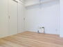 千駄ケ谷第二スカイハイツ 白を基調とした明るいお部屋です。趣味部屋や書斎としてもお使いいただけます。 