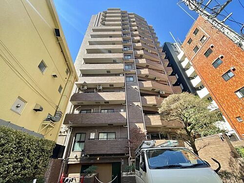 東京都港区西麻布４丁目 地上14階地下1階建