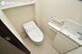 ラ・カーサグランデ上之園 【トイレ】温水洗浄便座付きのトイレは手洗い器もあります！