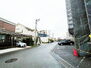 ミリオンコーポラス高峰館　マンション　日明小・思永中学校 前面道路含む現地写真